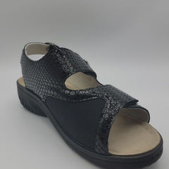 Flexus aksamala black patent