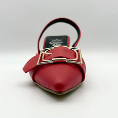 Queen eliz red pin