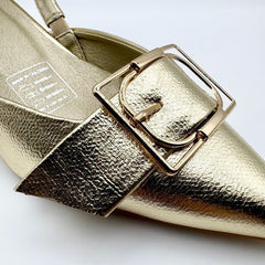 Queen eliz champagne pin