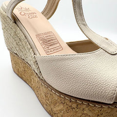 Queen eliz beige
