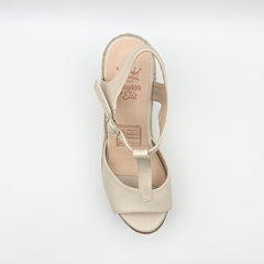 Queen eliz beige